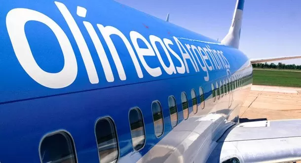 Aerolíneas Argentinas sortea millas entre quienes suban foto con su pareja