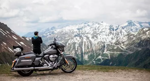 Recorrer Europa en una Harley con todos los gastos pagos