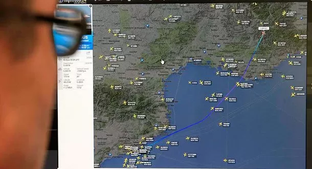 Fallecen 150 pasajeros en avión estrellado en Francia