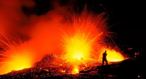 El más bello y aterrador vídeo de uno de los volcanes más activos