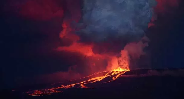 Entró en erupción tras 33 años de inactividad volcán Wolf en las Islas Galápagos