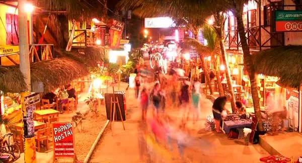 Montañita, el destino del surf y la fiesta en Ecuador