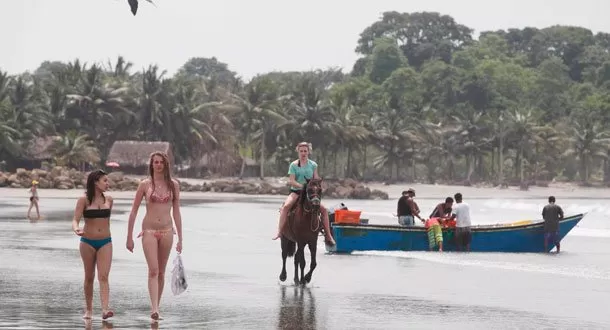 Mompiche, joya escondida de sol y playa en el sur de Esmeraldas