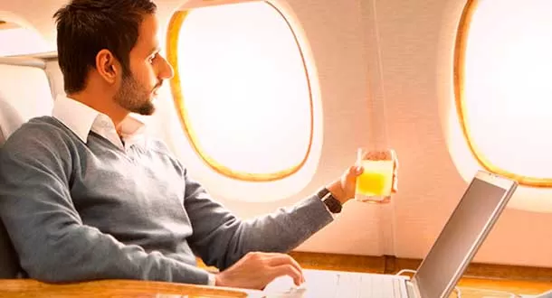 8 servicios de avión gratuitos que hacen que volar sea divertido
