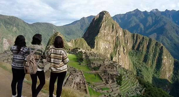 Machu Picchu recibe al año un millón de visitantes