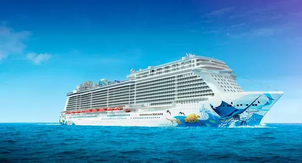 El Norwegian Escape de Norwegian Cruise Line sale del astillero