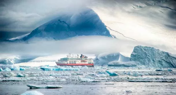Hurtigruten pone de próximo destino la península Antártica