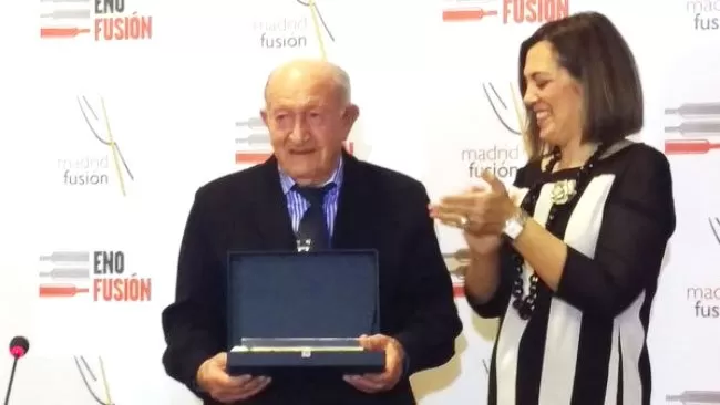 EL PIONERO DEL VINO ALEJANDRO FERNANDEZ FUÉ PREMIADO EN ENOFUSIÓN