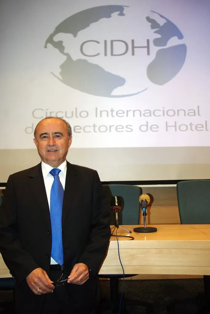 PRIMERA ASOCIACIÓN INTERNACIONAL DE DIRECTIVOS DE HOTEL