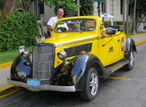 TAXIS DE LA HABANA, UN RECORRIDO POR LOS AÑOS 50