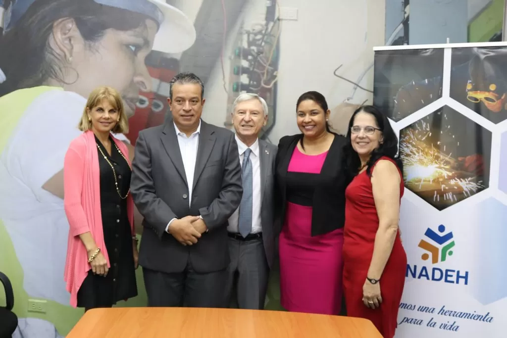 EXPOURENSE FIRMA UN CONVENIO DE COLABORACIÓN Y ASESORAMIENTO CON EL INADEH DE PANAMÁ