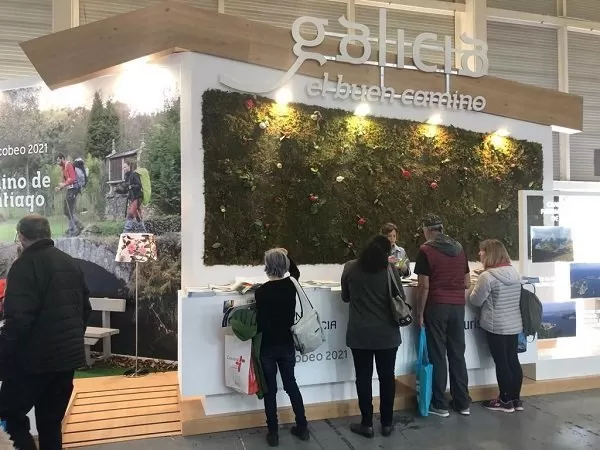 Cultura y Turismo presentó la oferta turística gallega y divulgó el Camino del norte en el País Vasco a través de la feria Sevatur
