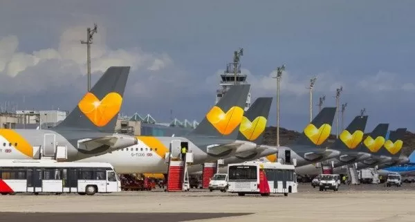 Thomas Cook fija un plazo para las ofertas por sus aerolíneas