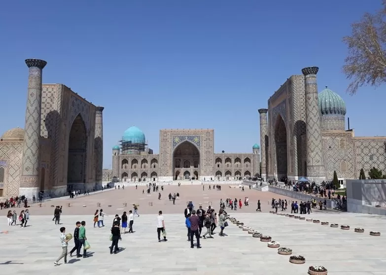 UZBEKISTÁN  El País de las Mil y una Noche