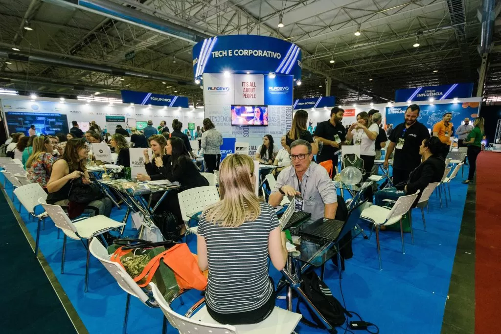 Ratones y Experiencia Negocio del Turismo Espacial, la Tecnología y el Contenido en Festuris Césped