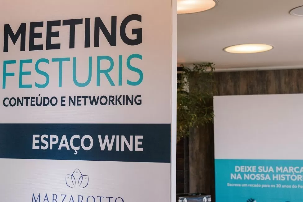Reunión Festuris contenido y la creación de redes con los líderes importantes del césped del turismo
