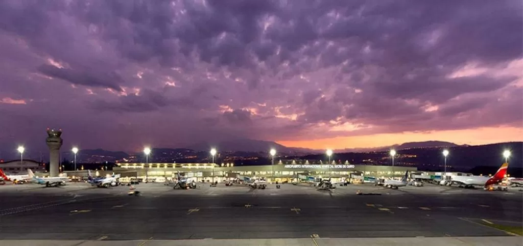 AEROPUERTO DE QUITO OPERA ENMARCADO EN LAS DISPOSICIONES GUBERNAMENTALES Y MUNICIPALES