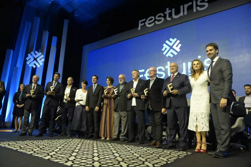 Festuris realiza apertura oficial reuniendo autoridades y lideres de Gramado
