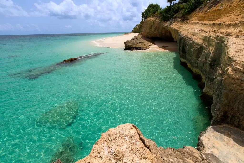 El West End de Anguilla: el glamour escondido
