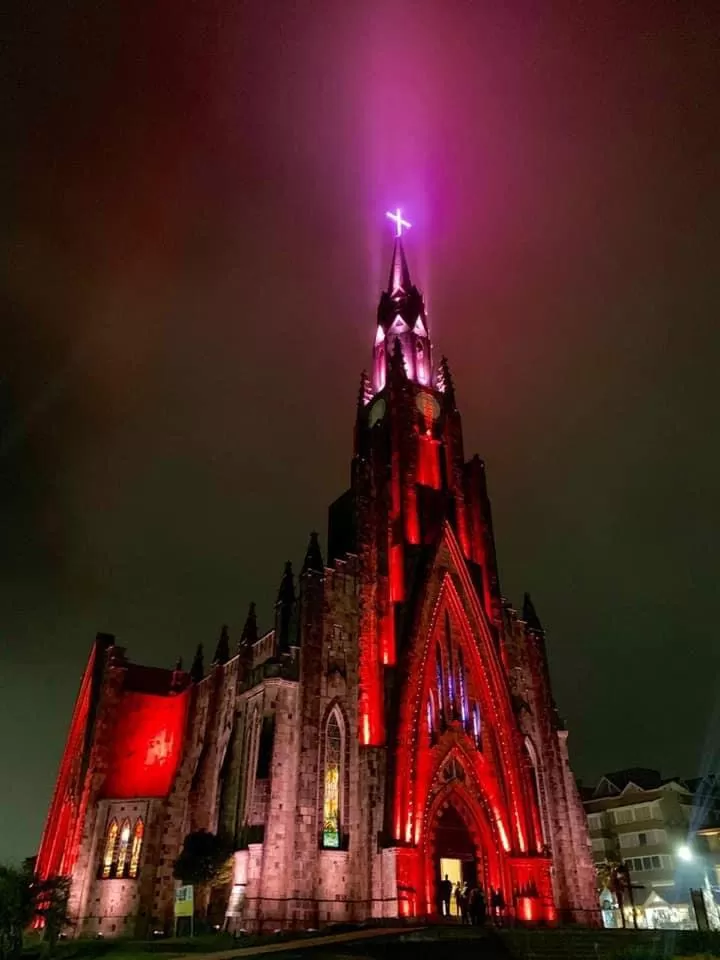 Día de campana! Desde las torres de la Catedral de Piedra, un mensaje de fe y esperanza.