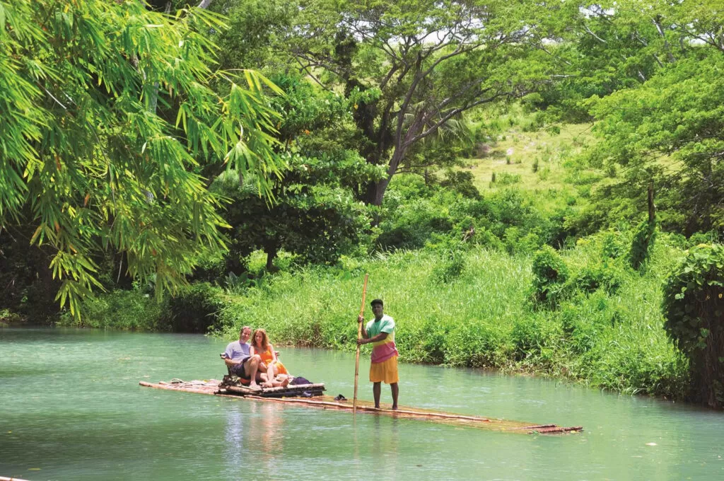 EXPLORE LAS VARIADAS ATRACCIONES NATURALES DE JAMAICA