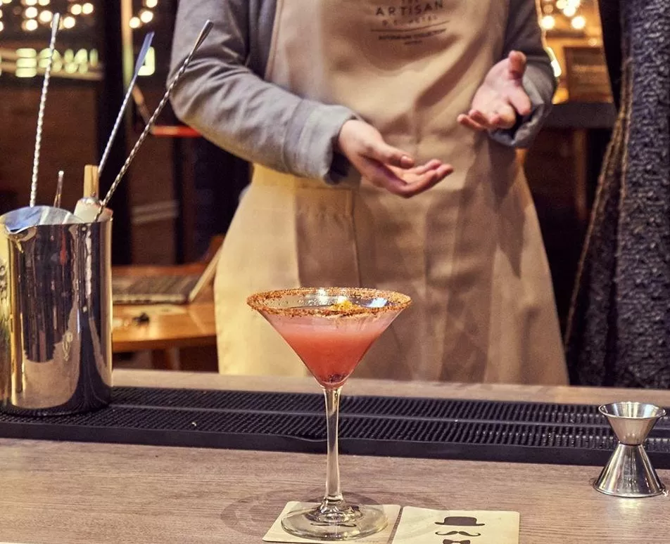 The Cooper Lounge Bar, el lugar para liberar tu indulgencia, en Artisan D.C. Hotel