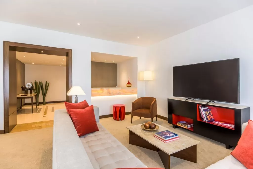NH HOTEL GROUP LANZA ESTE 19 DE MAYO   “NOCHES NH”