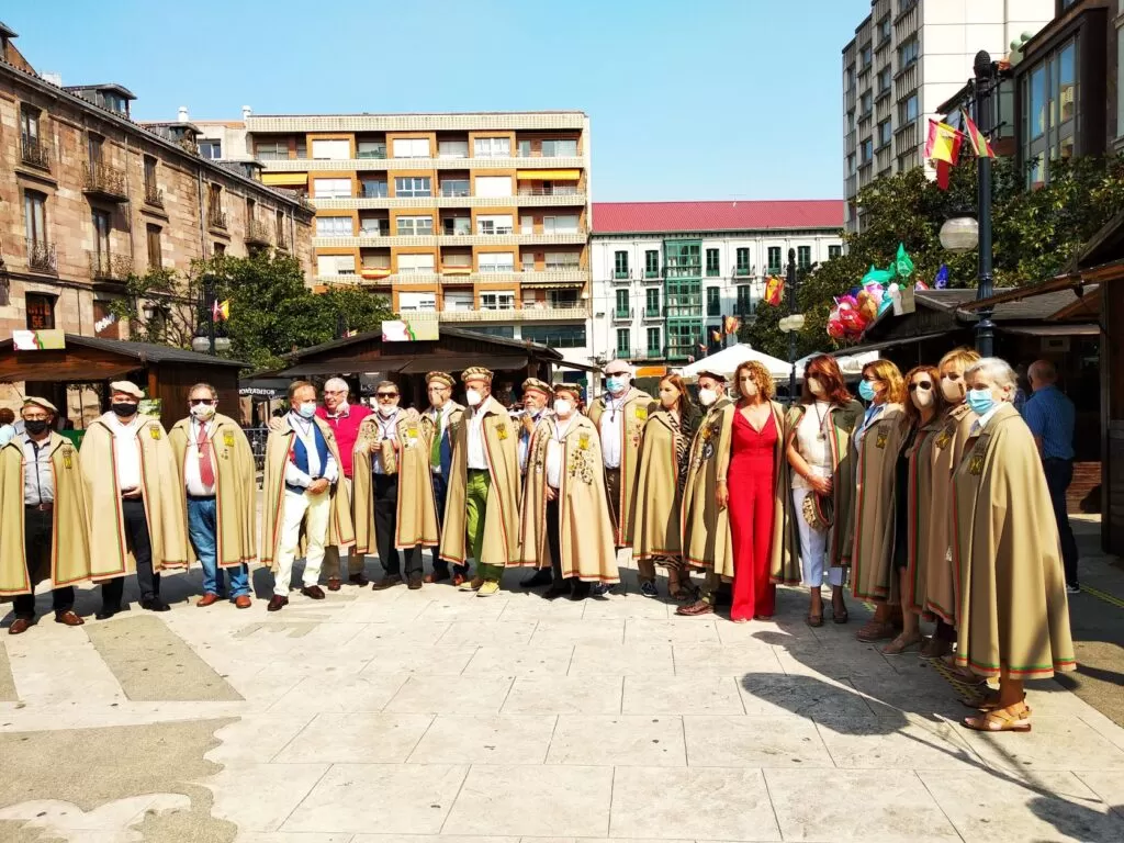 Cantabria.- Gran Capítulo de la Cofradía del Hojaldre de Torrelavega.
