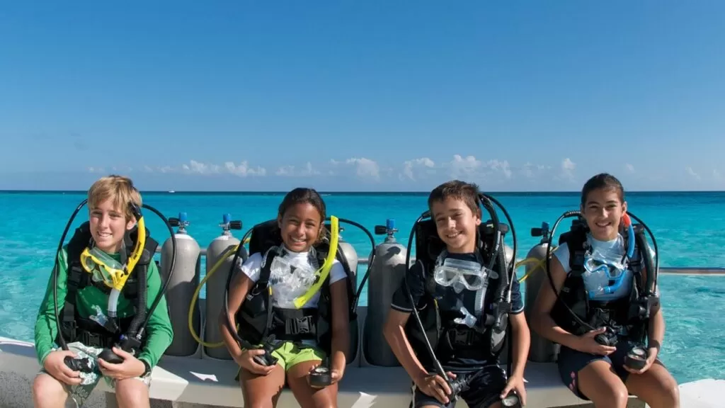 LAS ISLAS CAIMÁN ELIMINA CUARENTENA PARA OFRECER LA ESCAPADA DE INVIERNO PERFECTA