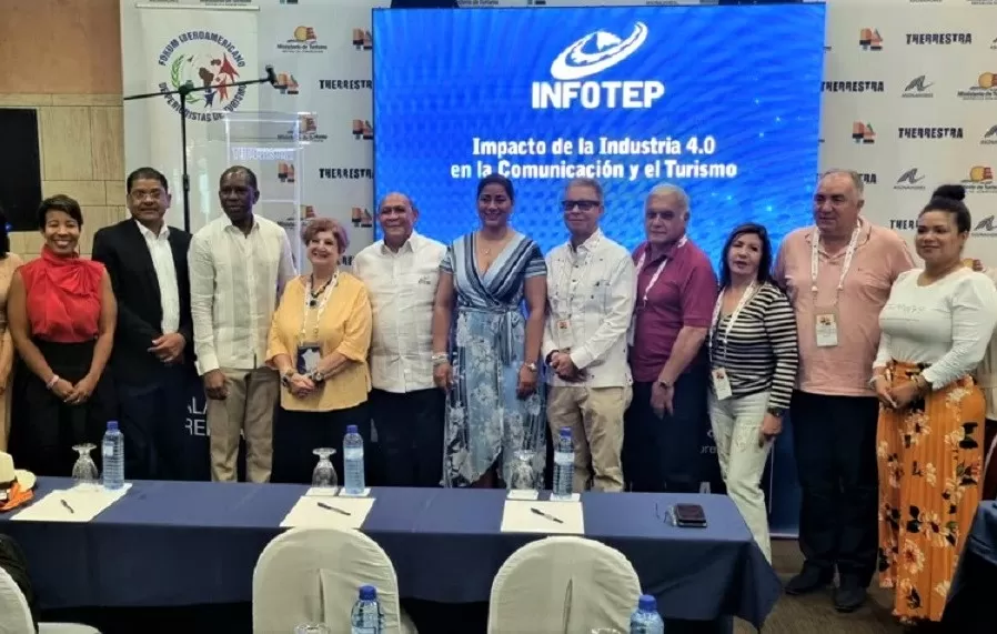 Rafael Santos alerta sobre impacto inminente de la Industria 4.0 en el turismo,  la comunicación y el empleo
