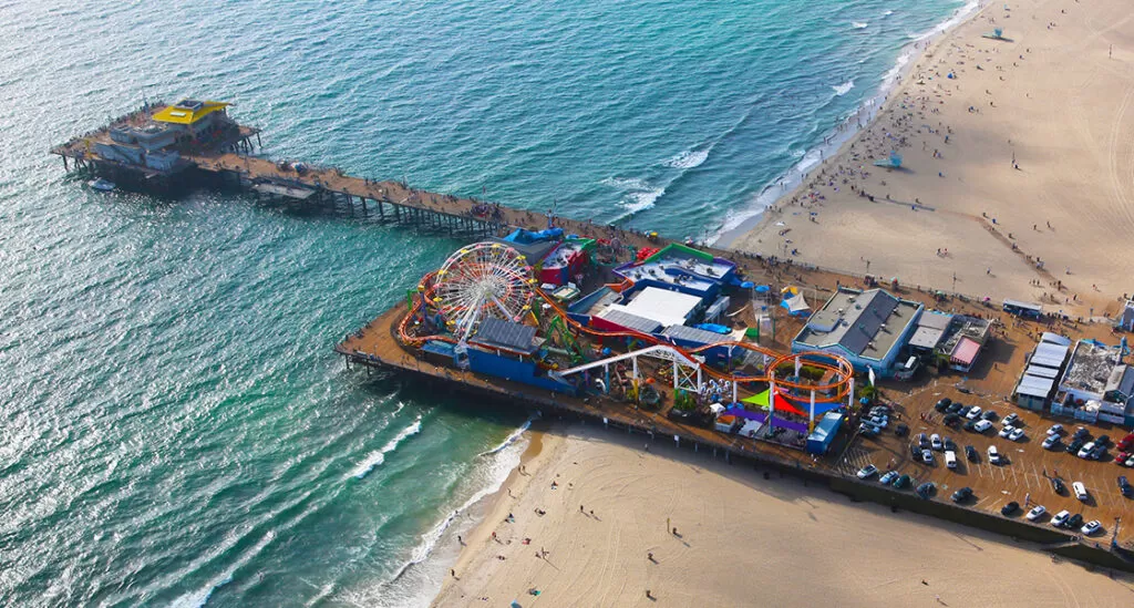 Visita Santa Monica, y sus múltiples atracciones.