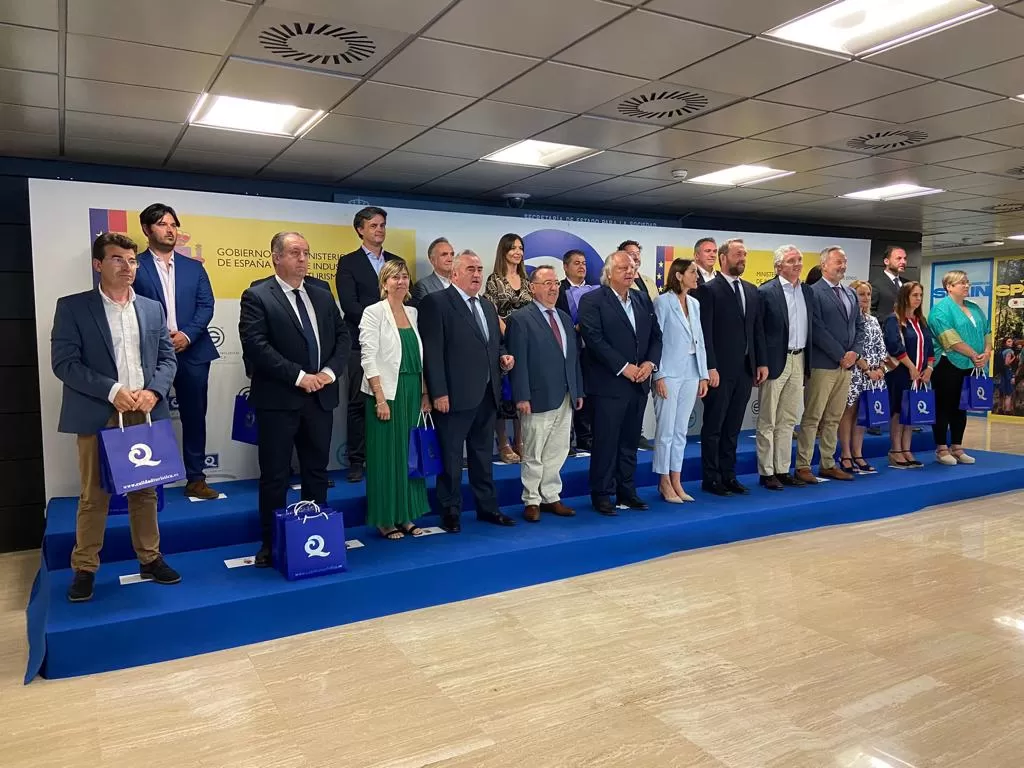Un total de 113 Ayuntamientos recogen las Banderas Q de Calidad.