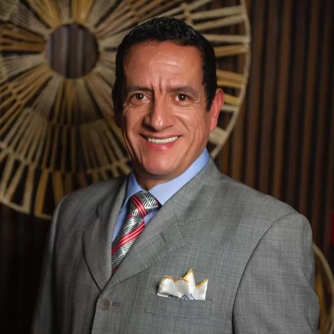 EDGAR LEON: EL FILOSOFO DE LA GASTRONOMÍA