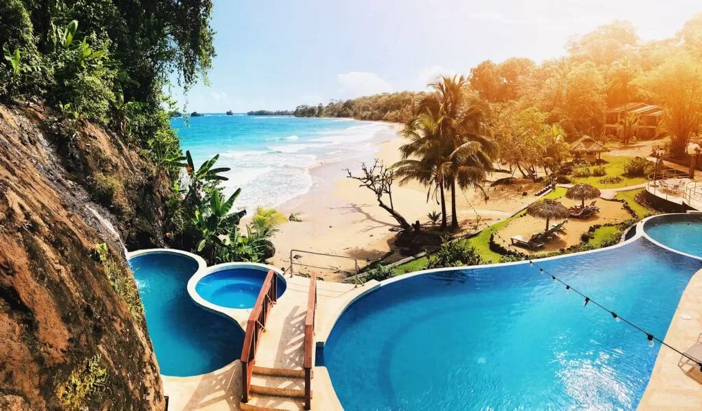 RED FROG ISLAND RESORT: EL LUJO SOSTENIBLE EN BOCAS DEL TORO