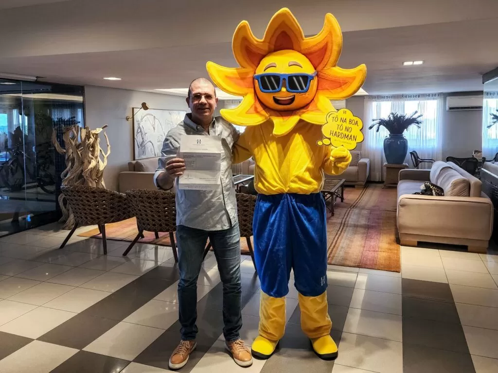 MASCOTE  ‘Solzinho’ recebe nome de ‘Naboa’ e Hardman Praia Hotel entrega premiação ao vencedor do concurso