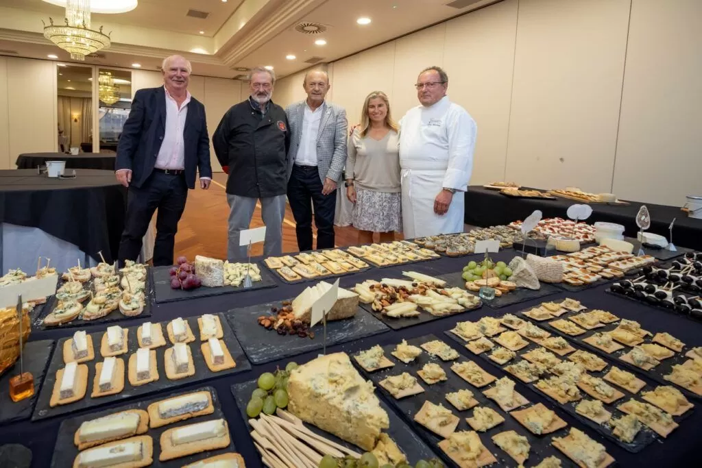 Quince queserías hay a lo largo del Camino Lebaniego Lebaniego. – Según el consejero de Industria y Turismo del Gobierno de Cantabria , Javier López Marcano, destacó a la gastronomía como uno de los “grandes hitos” de los caminos de peregrinación.