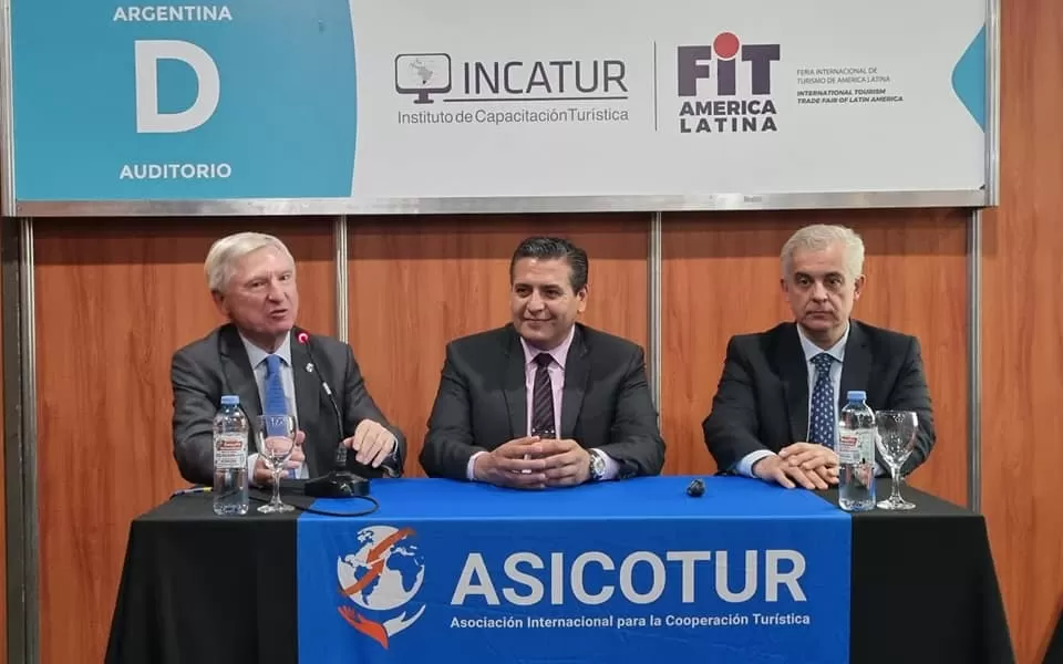 ASICOTUR presentó “Caminos iniciáticos” en Buenos Aires.