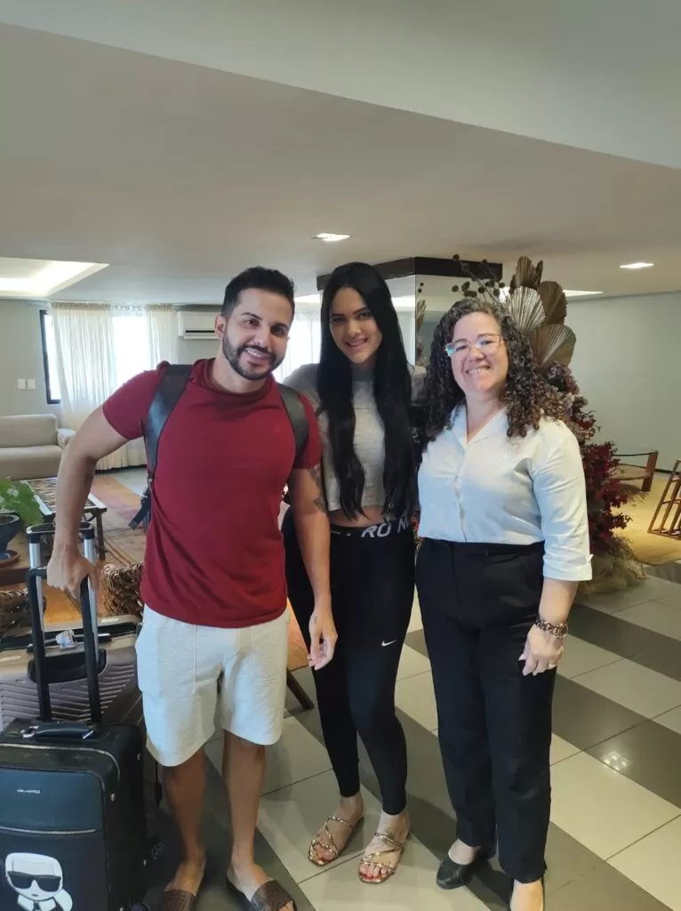 Festa do Gelo  Ex-BBBs participam de evento na Paraíba e transformam hotel em ‘camarote vip’