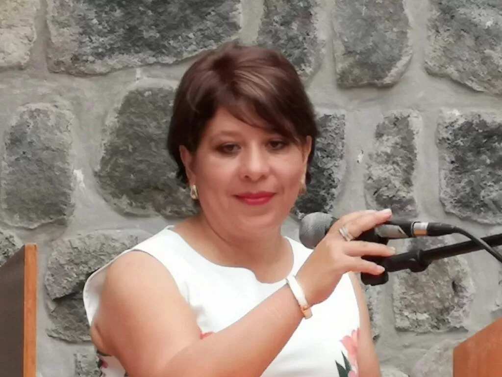 MANOS DE AMOR Y ESPERANZA
