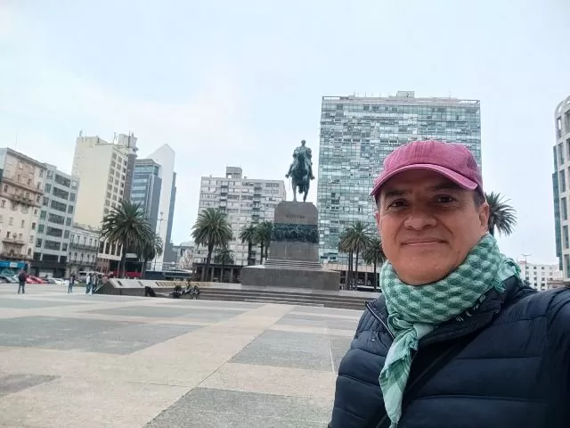 Montevideo: Donde la Historia Se Funde con la Modernidad en las Costas de Uruguay