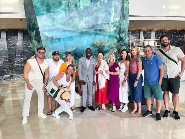 Exclusivo Frt sorprende a los agentes en un famtour por Dubái y Egipto