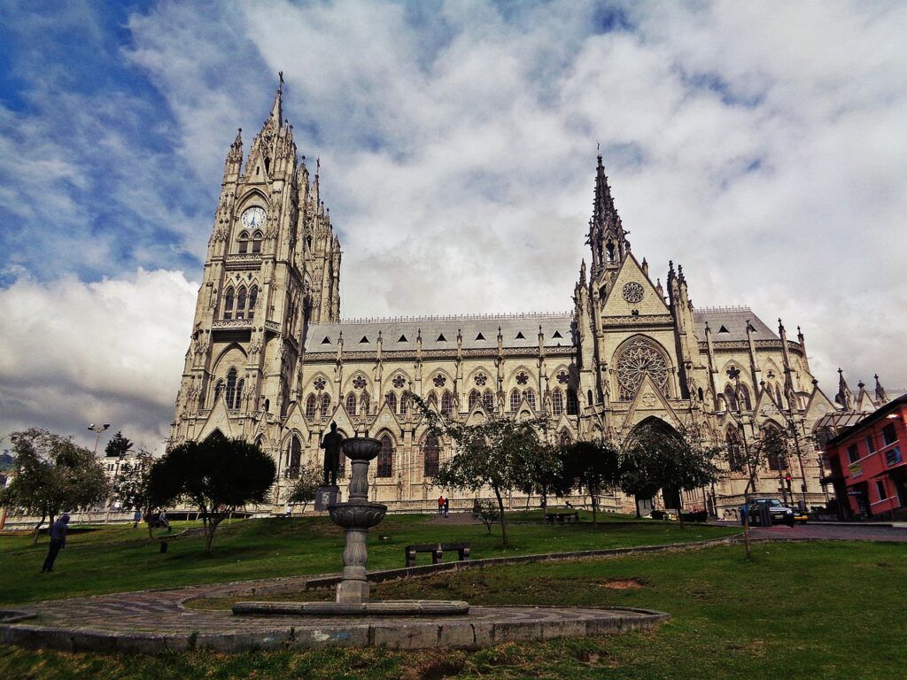 FITUR 2024: 5 razones para visitar Ecuador, el país invitado de honor