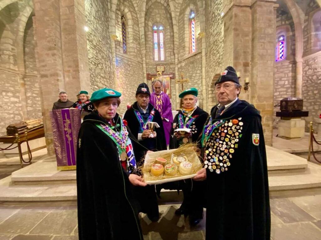 La Cofradía del Queso de Cantabria ganó el Año Jubilar Lebaniego