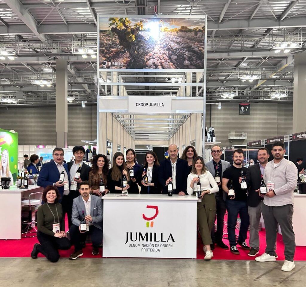 Once bodegas de vino de Jumilla se promocionan en Japón