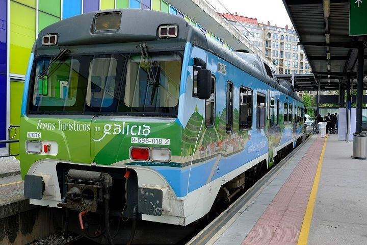 Los trenes turísticos de la Xunta se reanudan con la primera salida de la Ruta dos Faros con una ocupación del 100%