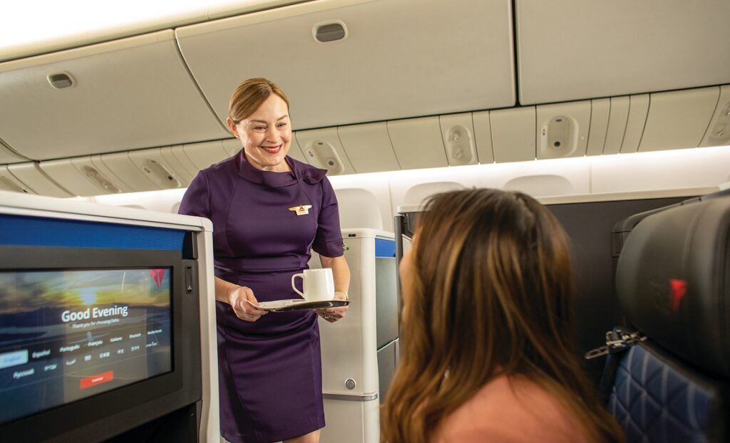 ¿Cómo se prepara el café a más de 10 000 metros de altitud? Delta Air Lines ofrece café premium a bordo desde América Latina en colaboración con Starbucks 