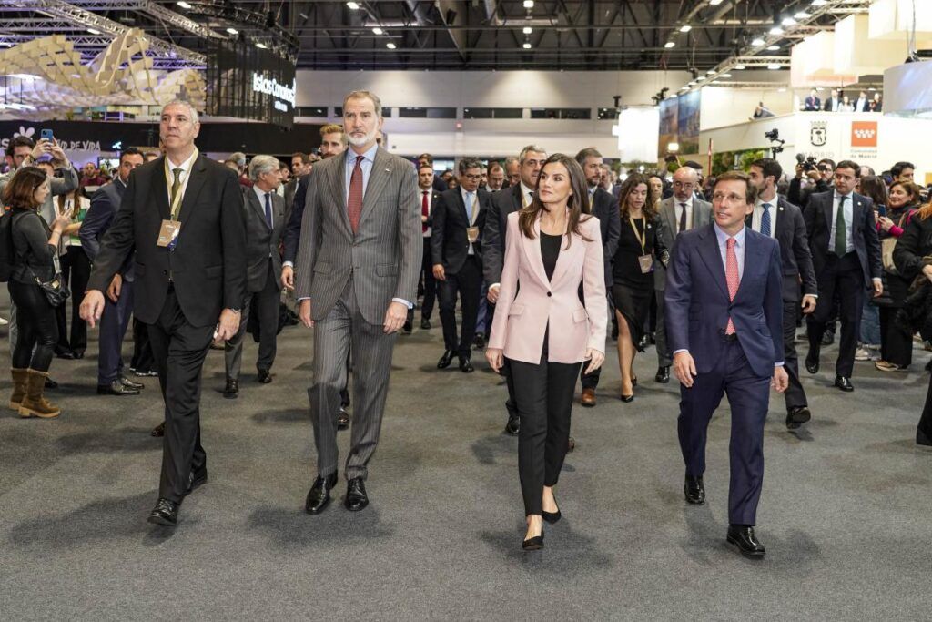 Los Reyes de España inauguran la 45 edición de Fitur