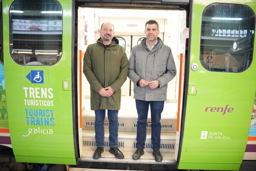España: La Ruta de la Camelia en flor abre la temporada de Trenes turísticos de Galicia 2025 con éxito de participación