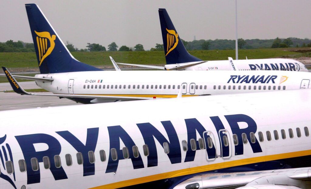 Ryanair retrasa la eliminación de las tarjetas de embarque en papel hasta noviembre