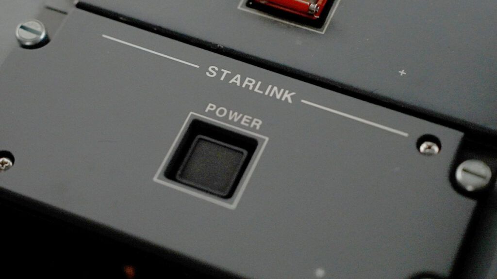 United instala Starlink en su primer avión regional